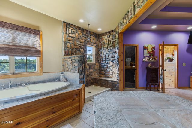 2869 Luther Catlett Circle, Sevierville, TN 37876