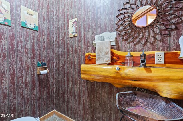 2869 Luther Catlett Circle, Sevierville, TN 37876