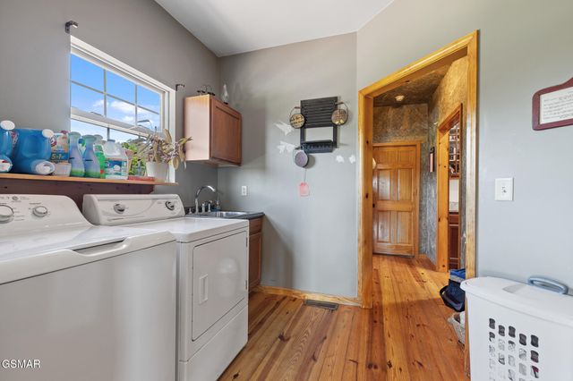 2869 Luther Catlett Circle, Sevierville, TN 37876