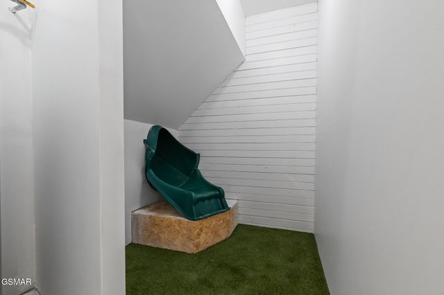 2869 Luther Catlett Circle, Sevierville, TN 37876