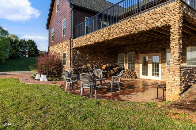 2869 Luther Catlett Circle, Sevierville, TN 37876
