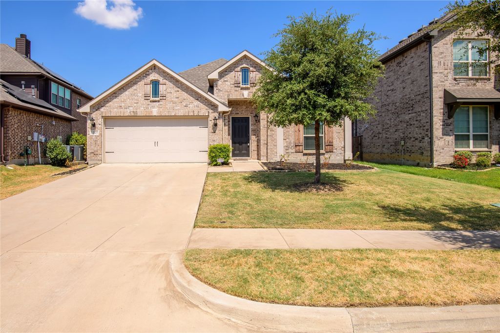 1305 Starlight Avenue, Aubrey, TX 76227 — exterior