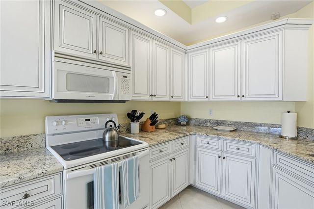 7048 Pelican Bay BLVD C302, Naples, FL 34108