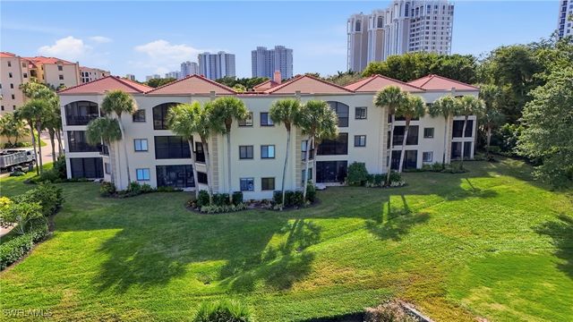 7048 Pelican Bay BLVD C302, Naples, FL 34108