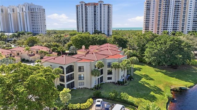 7048 Pelican Bay BLVD C302, Naples, FL 34108