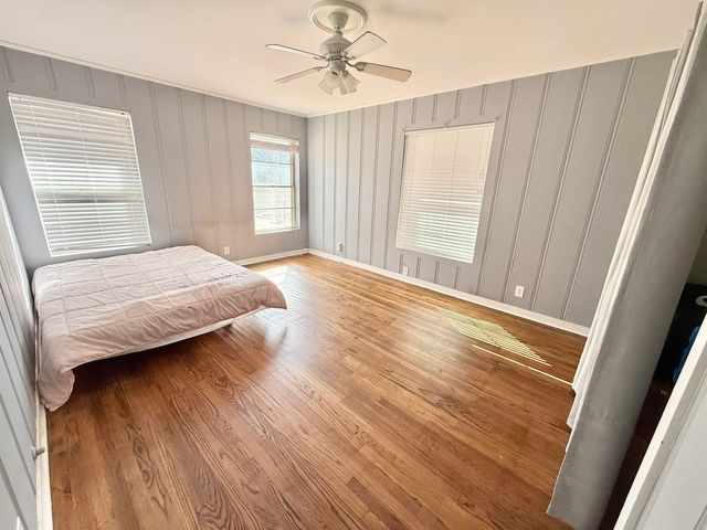 2008 Longview Dr, Henderson, TX 75652