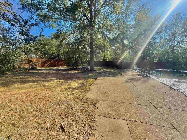 2008 Longview Dr, Henderson, TX 75652