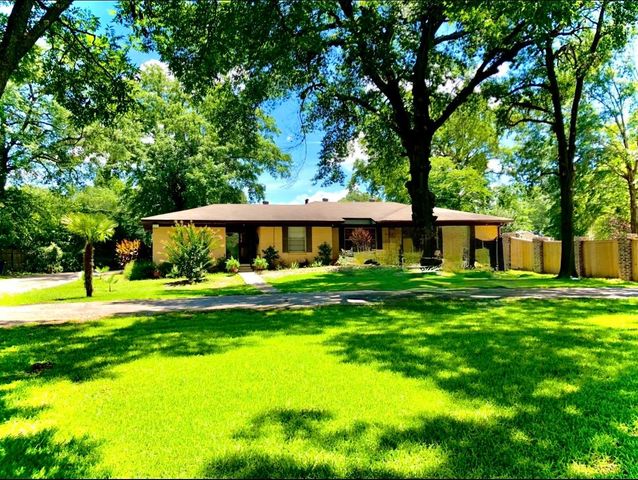 2008 Longview Dr, Henderson, TX 75652