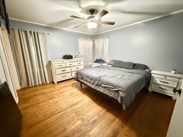 2008 Longview Dr, Henderson, TX 75652