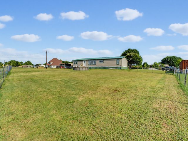 212 Private Road 1307, Bridgeport, TX 76426