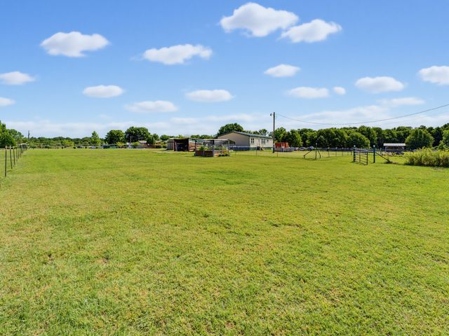 212 Private Road 1307, Bridgeport, TX 76426