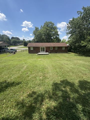 186 New Shackle Island Rd, Hendersonville, TN 37075