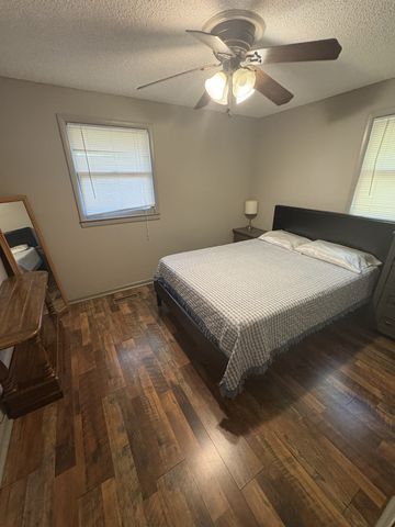 186 New Shackle Island Rd, Hendersonville, TN 37075