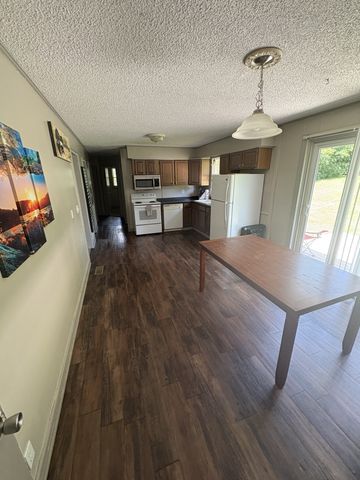 186 New Shackle Island Rd, Hendersonville, TN 37075