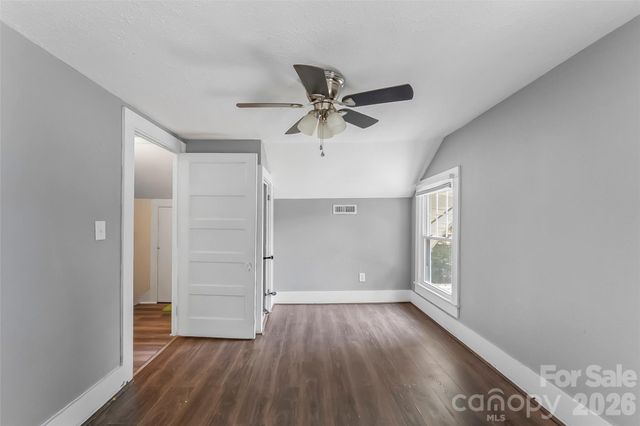 40 Sycamore Circle, Hendersonville, NC 28791