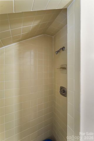 40 Sycamore Circle, Hendersonville, NC 28791