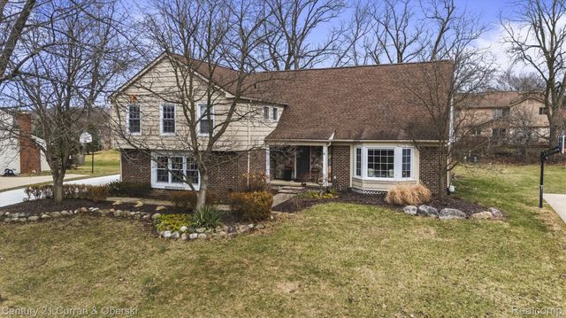 3365 Buckingham Trail, West Bloomfield Charter Township, MI 48323