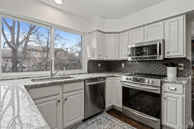 3365 Buckingham Trail, West Bloomfield Charter Township, MI 48323