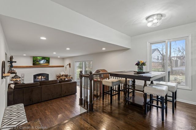 3365 Buckingham Trail, West Bloomfield Charter Township, MI 48323