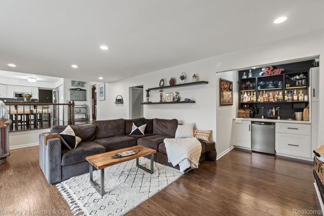 3365 Buckingham Trail, West Bloomfield Charter Township, MI 48323