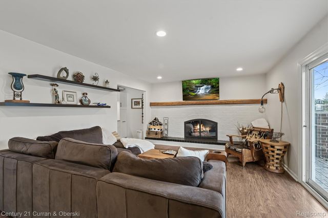 3365 Buckingham Trail, West Bloomfield Charter Township, MI 48323