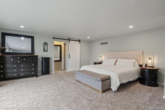 3365 Buckingham Trail, West Bloomfield Charter Township, MI 48323