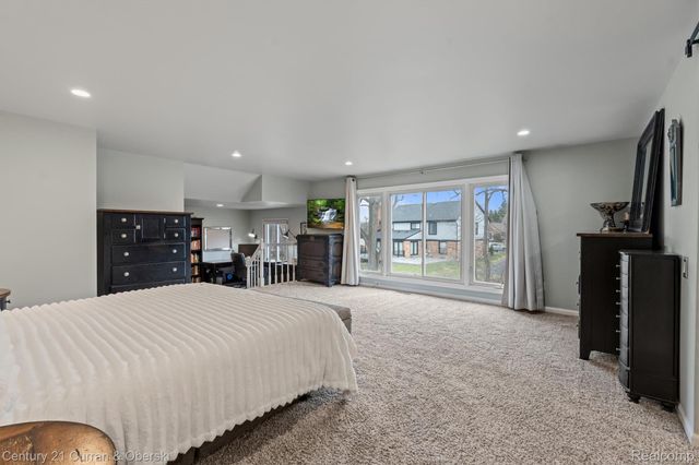 3365 Buckingham Trail, West Bloomfield Charter Township, MI 48323