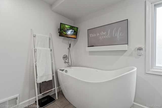 3365 Buckingham Trail, West Bloomfield Charter Township, MI 48323