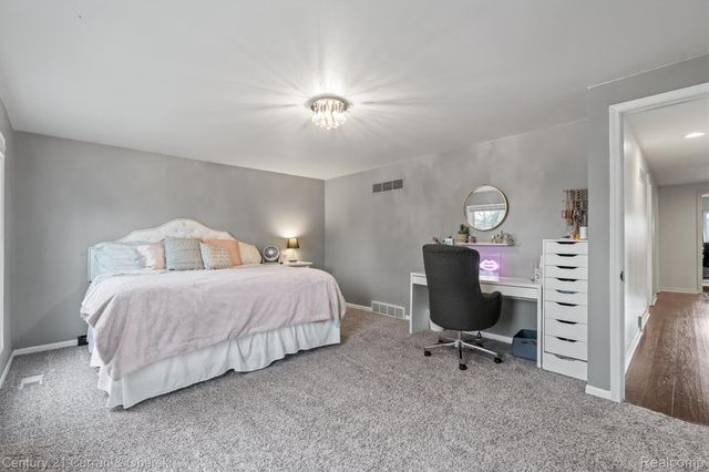 3365 Buckingham Trail, West Bloomfield Charter Township, MI 48323