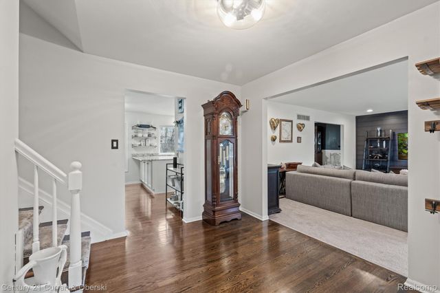 3365 Buckingham Trail, West Bloomfield Charter Township, MI 48323