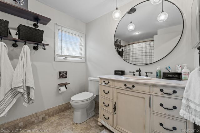 3365 Buckingham Trail, West Bloomfield Charter Township, MI 48323