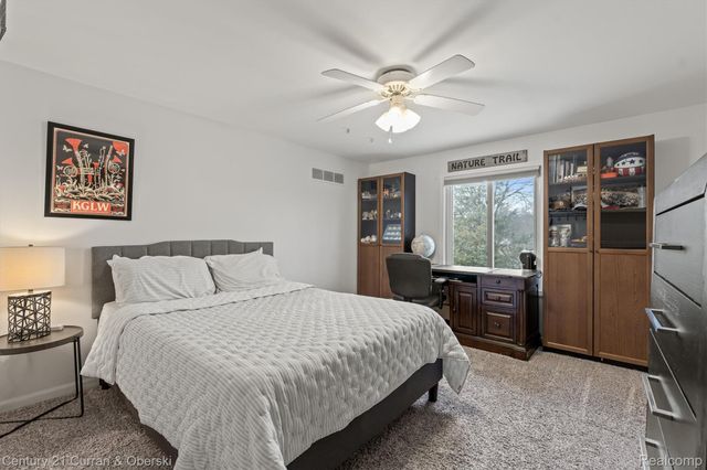 3365 Buckingham Trail, West Bloomfield Charter Township, MI 48323