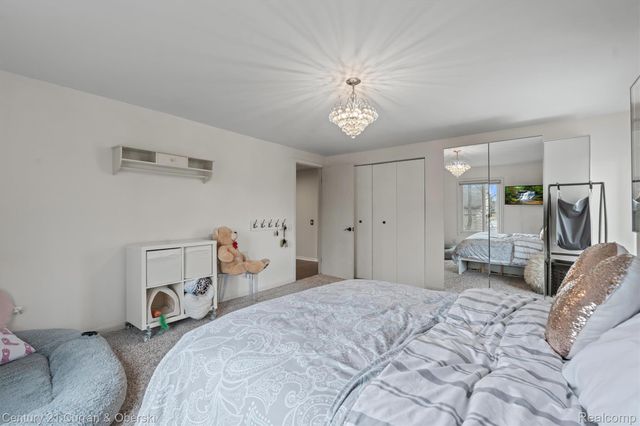 3365 Buckingham Trail, West Bloomfield Charter Township, MI 48323