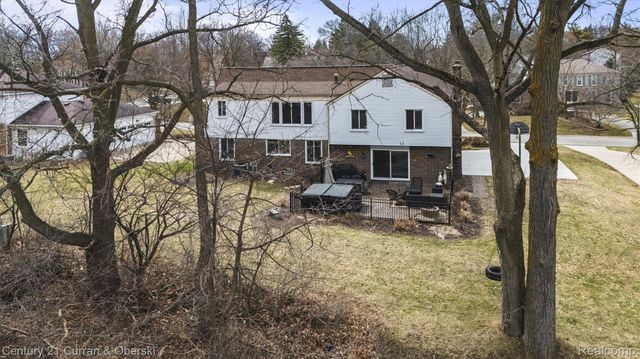 3365 Buckingham Trail, West Bloomfield Charter Township, MI 48323
