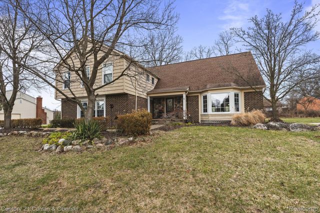 3365 Buckingham Trail, West Bloomfield Charter Township, MI 48323
