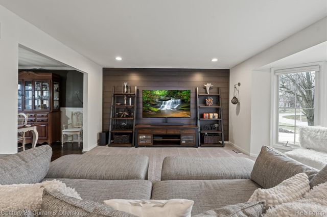 3365 Buckingham Trail, West Bloomfield Charter Township, MI 48323