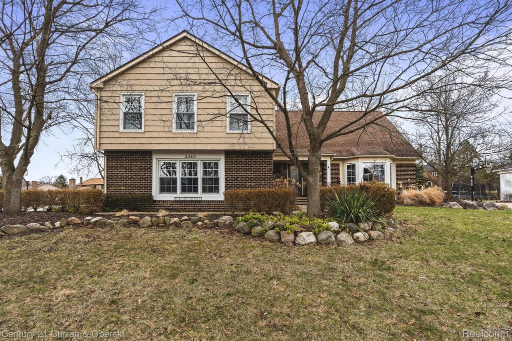 3365 Buckingham Trail, West Bloomfield Charter Township, MI 48323
