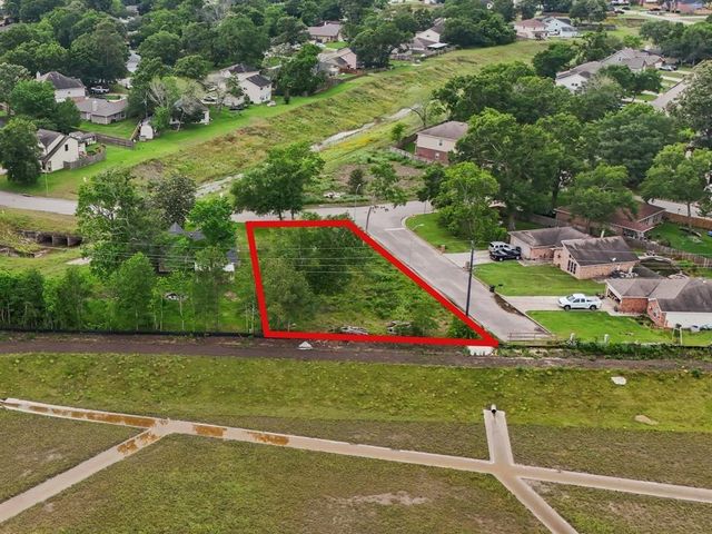 303 Barnacle Drive, Crosby, TX 77532