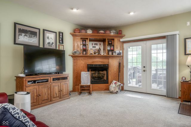 5584 Sandy Creek Drive N, Seymour, IN 47274