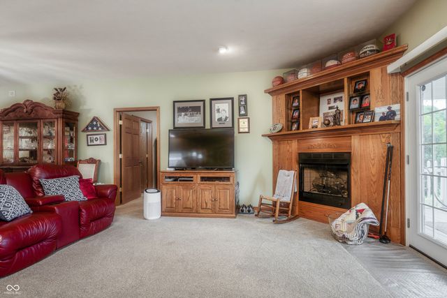5584 Sandy Creek Drive N, Seymour, IN 47274