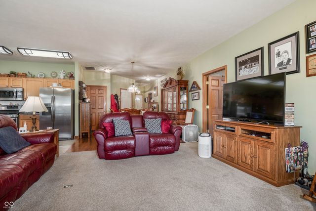 5584 Sandy Creek Drive N, Seymour, IN 47274