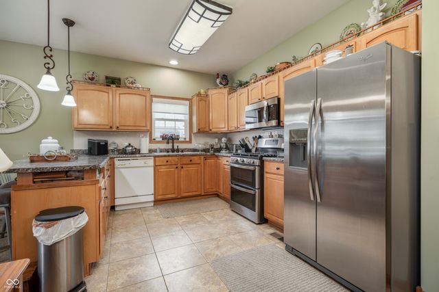 5584 Sandy Creek Drive N, Seymour, IN 47274