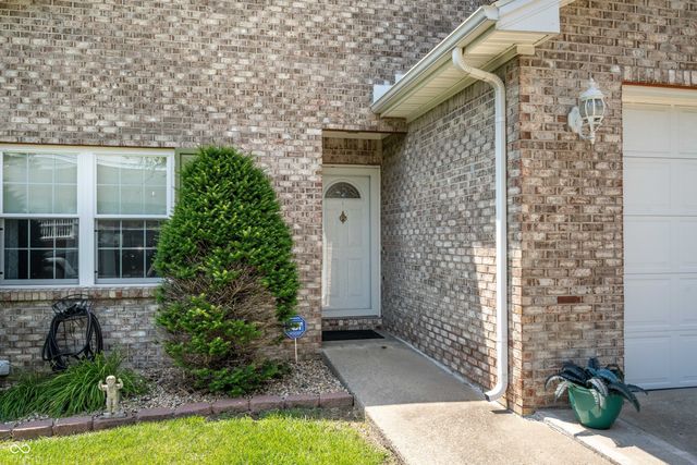 5584 Sandy Creek Drive N, Seymour, IN 47274