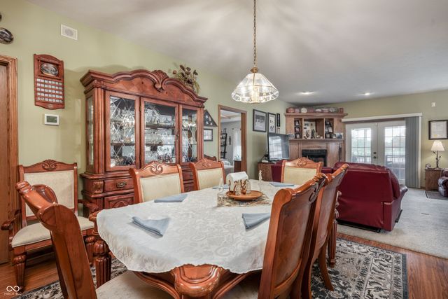 5584 Sandy Creek Drive N, Seymour, IN 47274