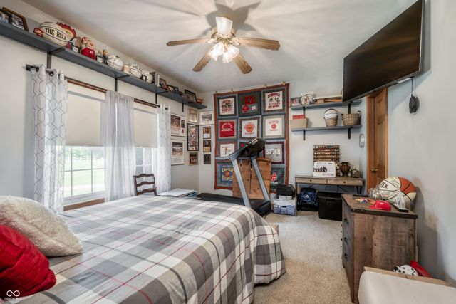 5584 Sandy Creek Drive N, Seymour, IN 47274