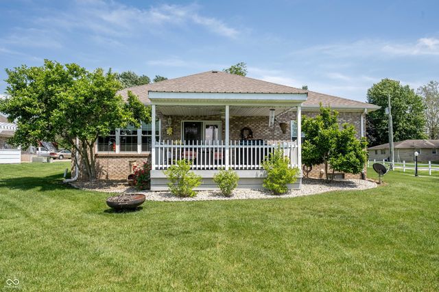 5584 Sandy Creek Drive N, Seymour, IN 47274