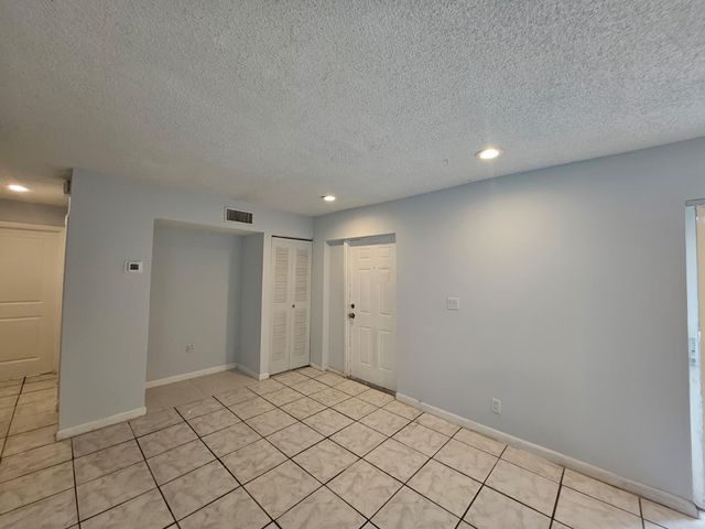 2221 NW 59th Way 67-C, Fort Lauderdale, FL 33313