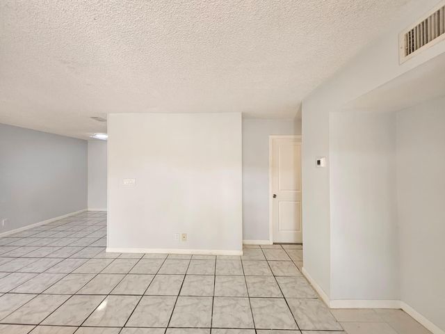 2221 NW 59th Way 67-C, Fort Lauderdale, FL 33313