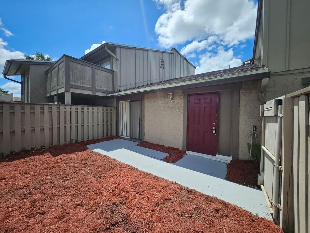 2221 NW 59th Way 67-C, Fort Lauderdale, FL 33313