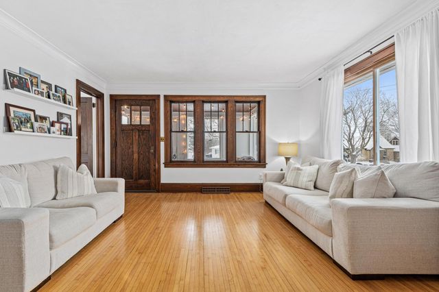 1068 Cherokee Avenue, West Saint Paul, MN 55118